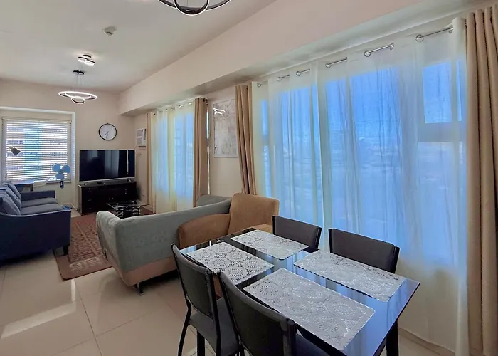 Staycation In 8 Adriatico 公寓式飯店