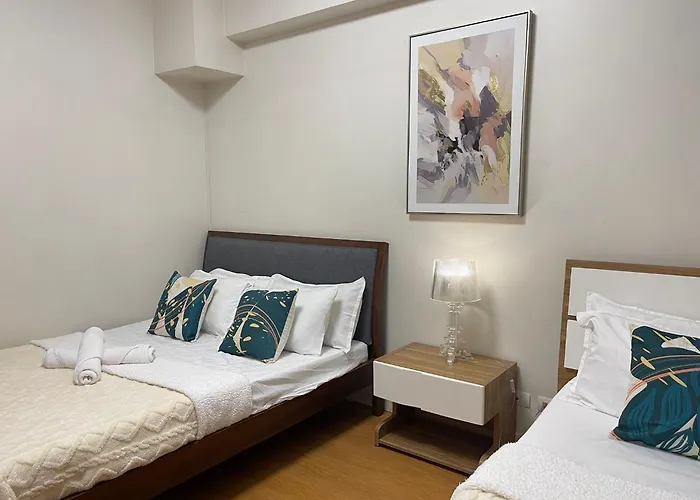Staycation In 8 Adriatico 公寓式飯店 *