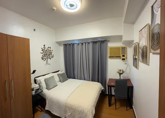 Staycation In 8 Adriatico 公寓式飯店 *