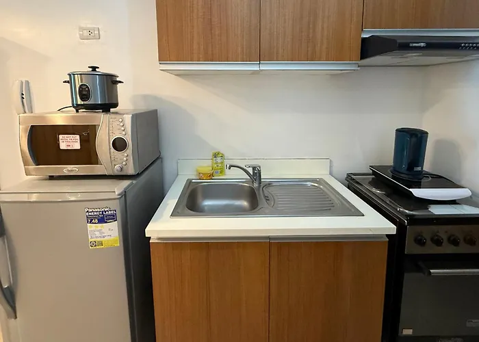Staycation In 8 Adriatico 公寓式飯店 *